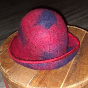 New Zealand Settlers Felts Merino Wool Cloche Hat .